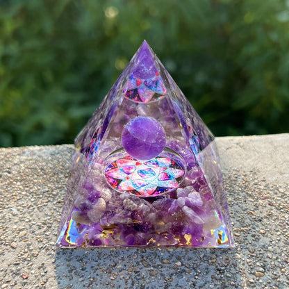 Pyramid Desktop High-end Ornament Birthday Gift Fish Tank Landscaping Car Decoration Resin Epoxy+Crystal Ball/Stone