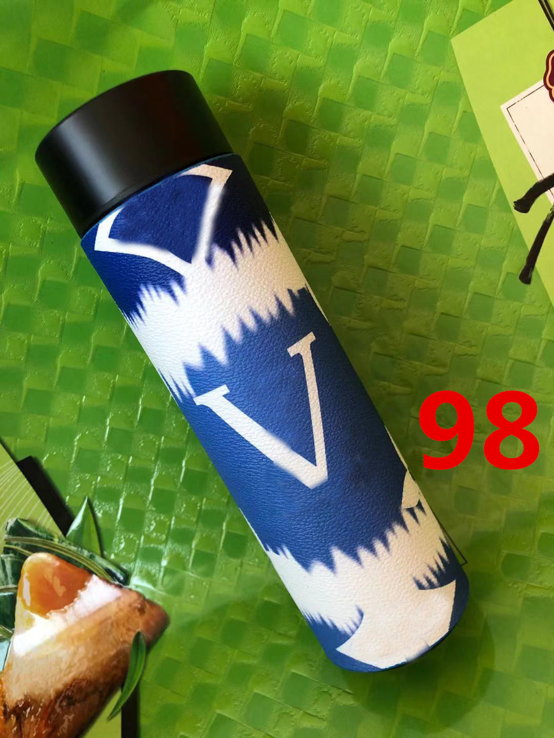 Cross-Border LED Random Temperature Display304Stainless Steel Thermos Cup Car-mounted Household Leather Case Gift Cup 500ML